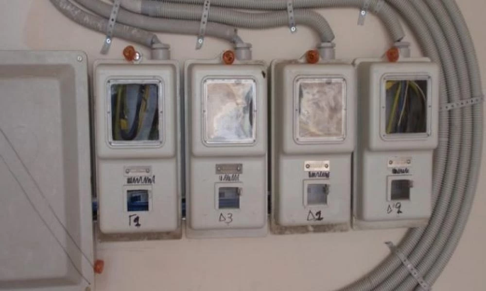 Δραματικό σημείωμα προς την ΔΕΗ: «Έχω άρρωστο, σε παρακαλώ μην κόβεις το ρεύμα»